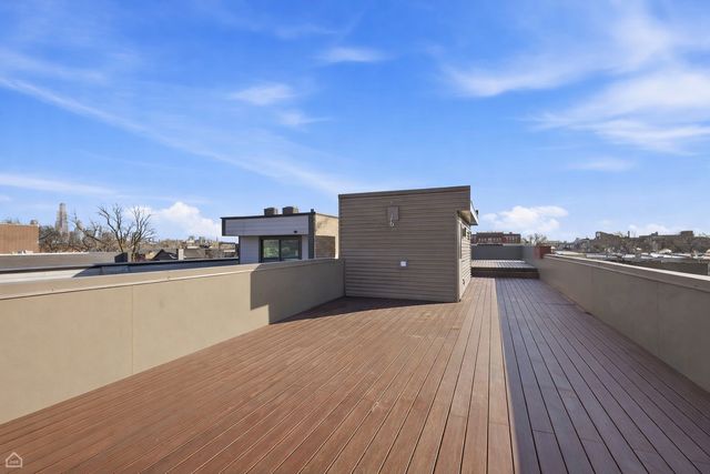 2234 W HURON Street, Chicago, IL 60612