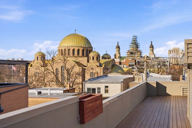 2234 W HURON Street, Chicago, IL 60612