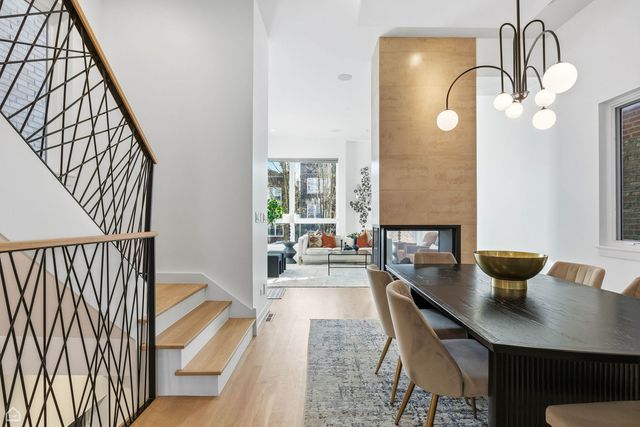 2234 W HURON Street, Chicago, IL 60612