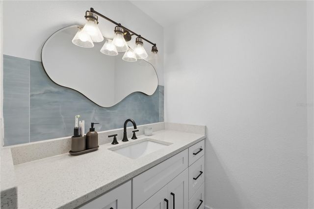 733 61ST AVENUE NE, St Petersburg, FL 33703