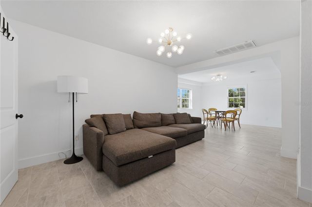 733 61ST AVENUE NE, St Petersburg, FL 33703