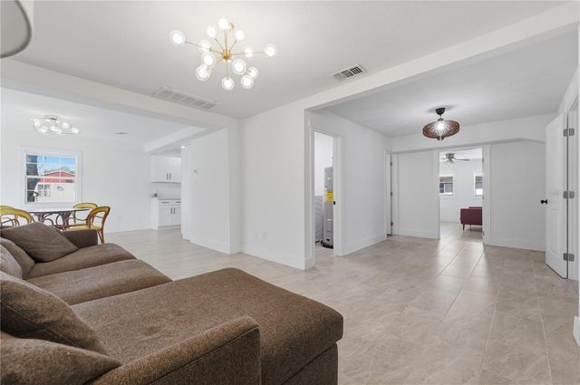 733 61ST AVENUE NE, St Petersburg, FL 33703