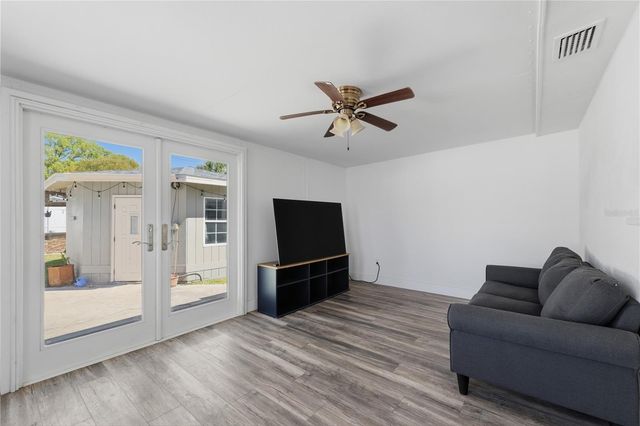 733 61ST AVENUE NE, St Petersburg, FL 33703