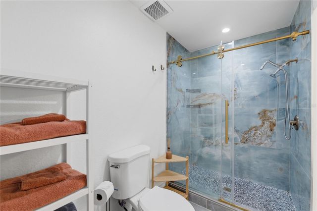 733 61ST AVENUE NE, St Petersburg, FL 33703