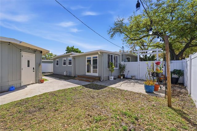 733 61ST AVENUE NE, St Petersburg, FL 33703