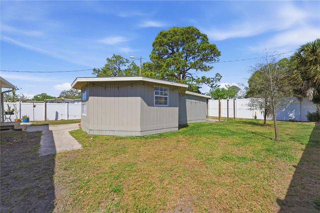 733 61ST AVENUE NE, St Petersburg, FL 33703