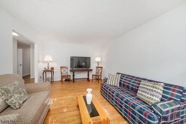 58 Grant Ave, New Providence Boro, NJ 07974