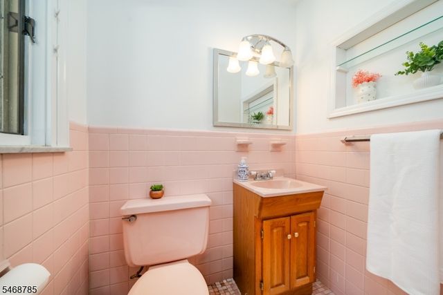 58 Grant Ave, New Providence Boro, NJ 07974