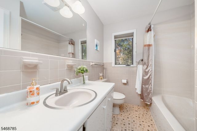 58 Grant Ave, New Providence Boro, NJ 07974