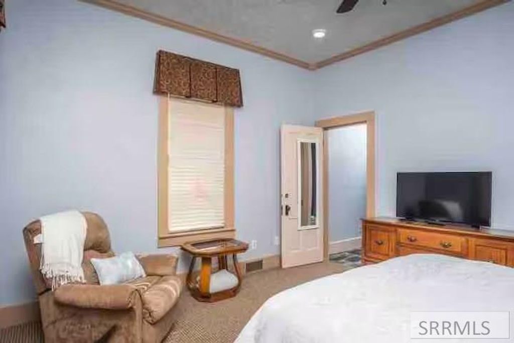 Image 14 of property listing at 936 E Center Street, Pocatello, ID 83201