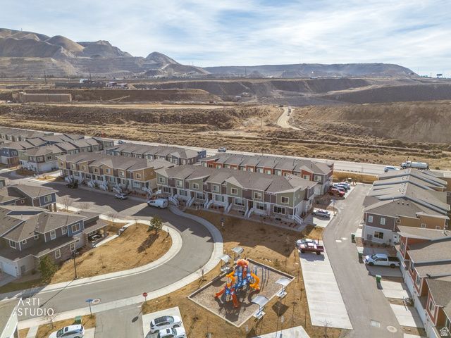 1020 W LAPIS FIELDS, Bluffdale, UT 84065