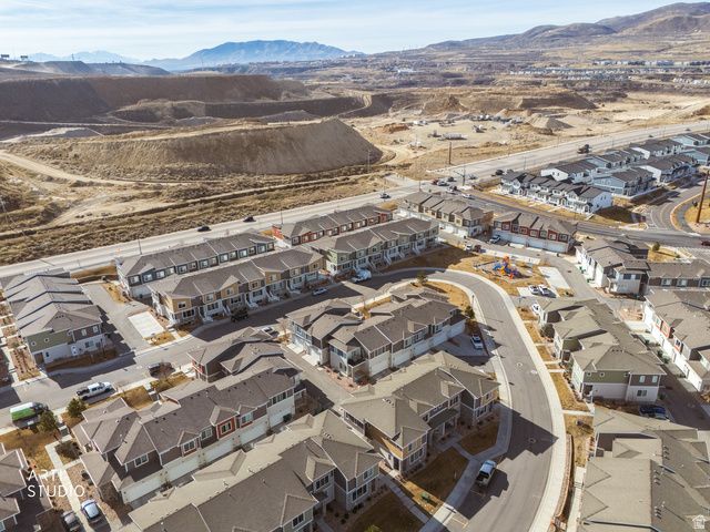 1020 W LAPIS FIELDS, Bluffdale, UT 84065