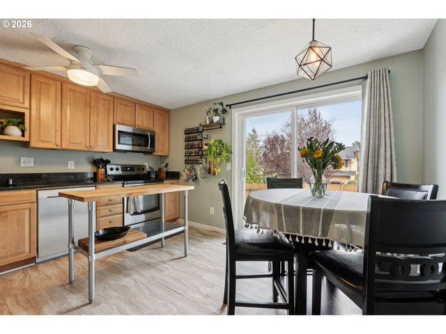 2008 Ne 98TH Loop, Vancouver, WA 98664