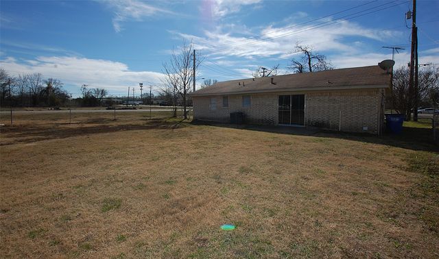 606 E Broad Street, Forney, TX 75126