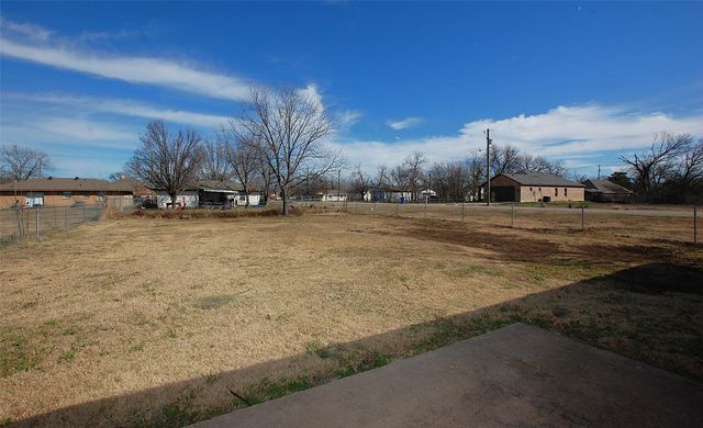 606 E Broad Street, Forney, TX 75126