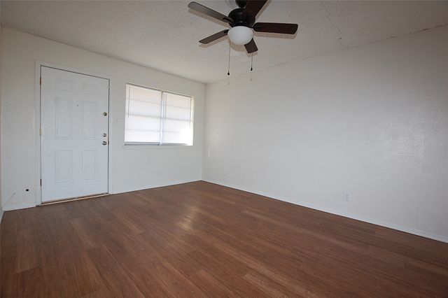 606 E Broad Street, Forney, TX 75126