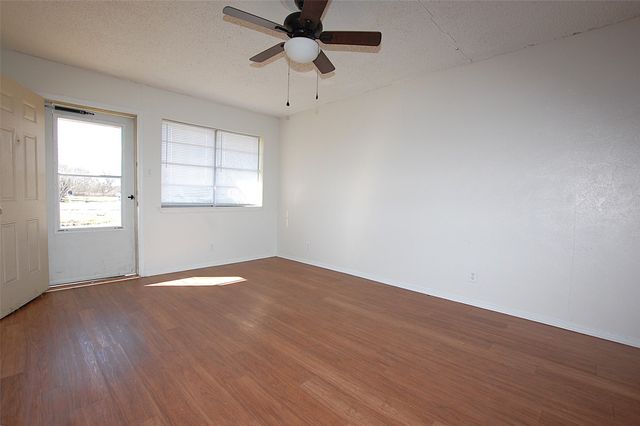 606 E Broad Street, Forney, TX 75126