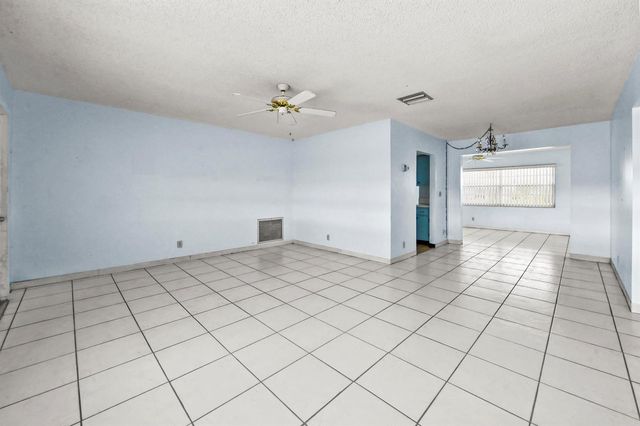 1196 SW Lake Circle, Boynton Beach, FL 33426