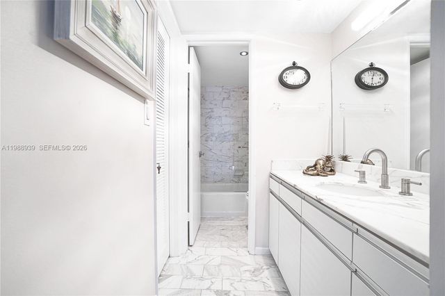 9 Island Ave 2410, Miami Beach, FL 33139