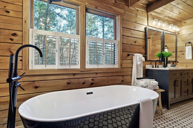 239 Ernest Alta Circle, Blue Ridge, GA 30513