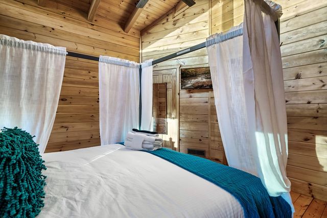 239 Ernest Alta Circle, Blue Ridge, GA 30513