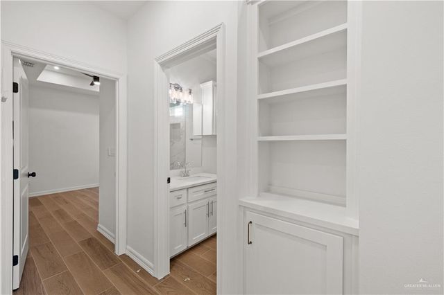 733 Saint Vincent Drive, Alamo, TX 78516