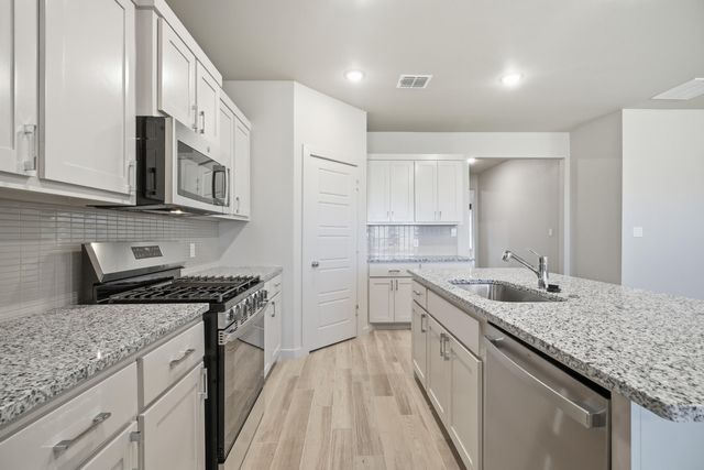 616 E 13th Street, Wolfforth, TX 79382