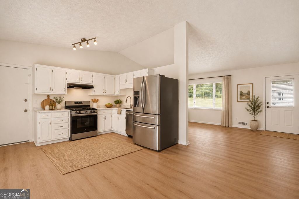 3217 Canterbury Trail, Rex, GA 30273 — photo 4