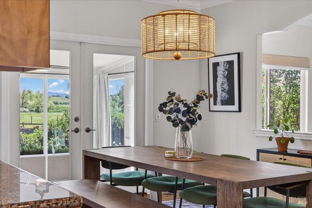 484 Oak St, Penngrove, CA 94951