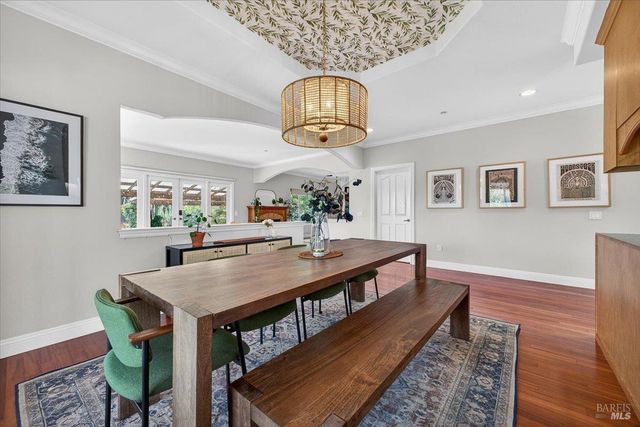 484 Oak St, Penngrove, CA 94951