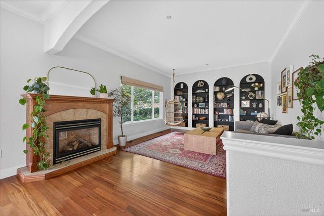 484 Oak St, Penngrove, CA 94951