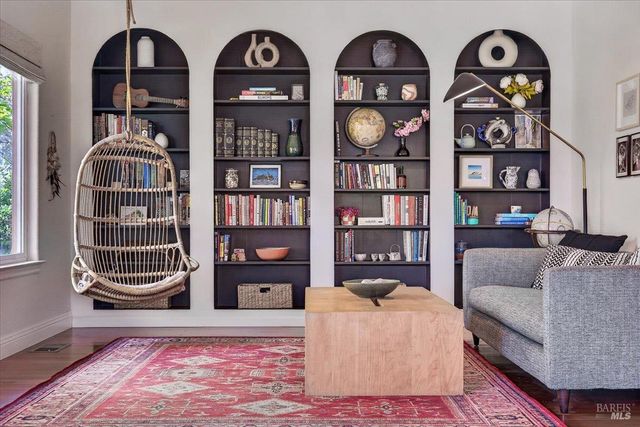 484 Oak St, Penngrove, CA 94951