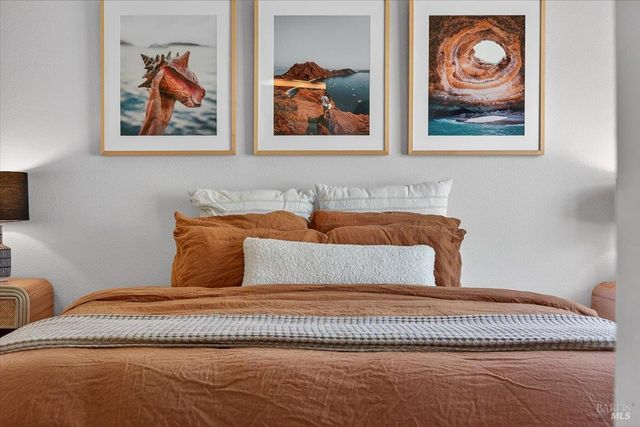 484 Oak St, Penngrove, CA 94951