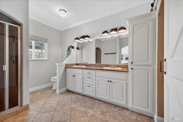 484 Oak St, Penngrove, CA 94951