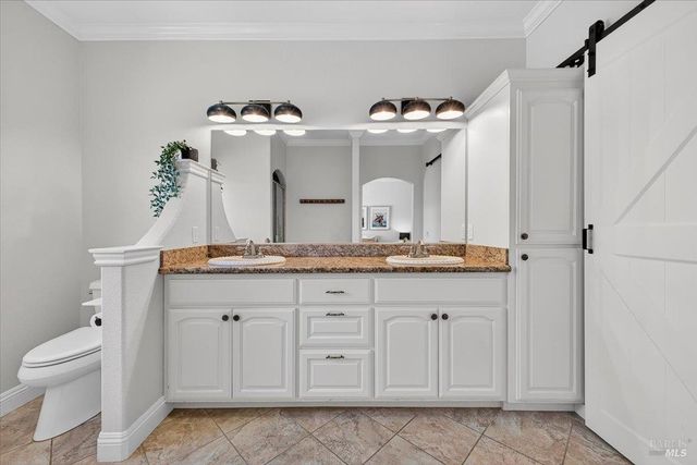 484 Oak St, Penngrove, CA 94951