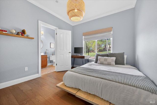 484 Oak St, Penngrove, CA 94951