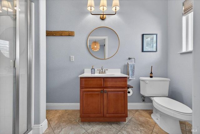 484 Oak St, Penngrove, CA 94951