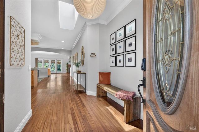 484 Oak St, Penngrove, CA 94951