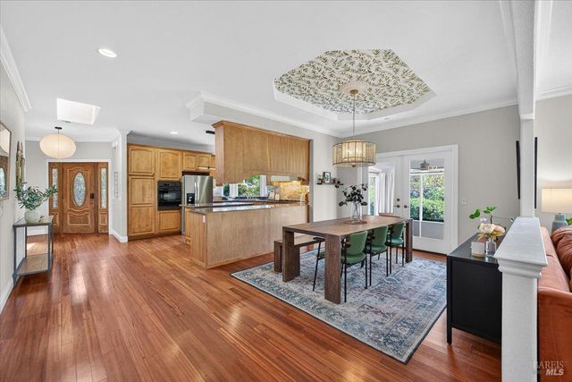 484 Oak St, Penngrove, CA 94951