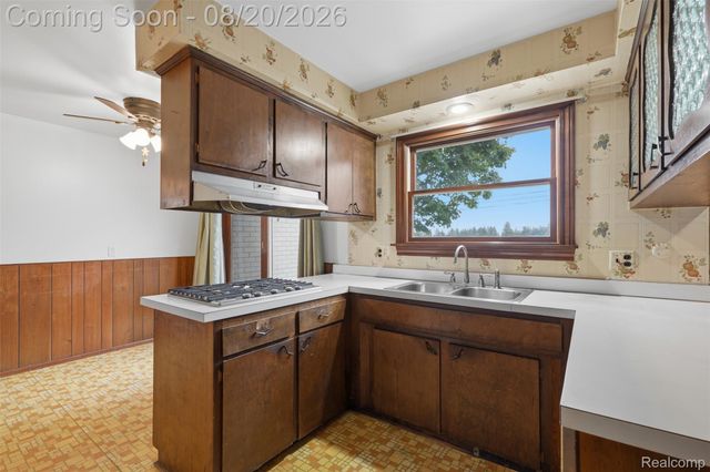 4427 Burssens Drive, Warren, MI 48092