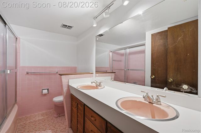 4427 Burssens Drive, Warren, MI 48092