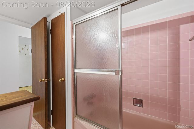 4427 Burssens Drive, Warren, MI 48092