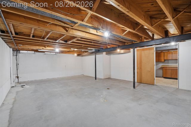 4427 Burssens Drive, Warren, MI 48092