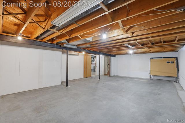 4427 Burssens Drive, Warren, MI 48092