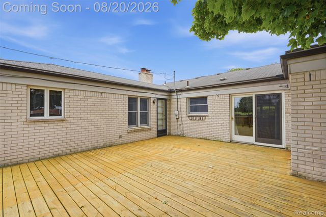 4427 Burssens Drive, Warren, MI 48092