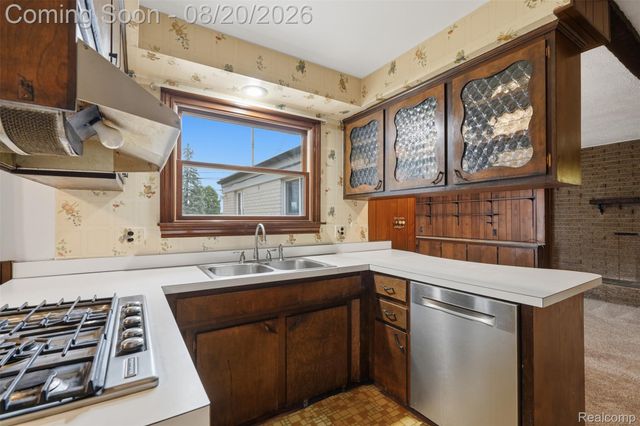 4427 Burssens Drive, Warren, MI 48092
