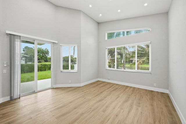 285 NW 45th Terrace, Deerfield Beach, FL 33442