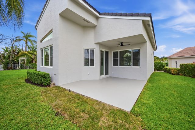 285 NW 45th Terrace, Deerfield Beach, FL 33442