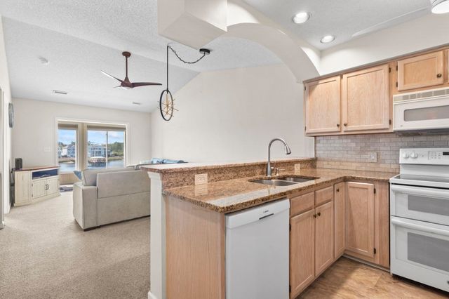 4622 Greenbriar Dr Apt G13, Little River, SC 29566