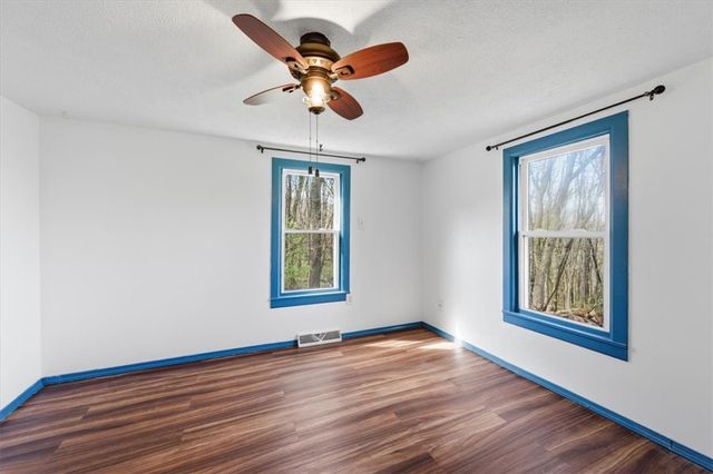 1135 Locust Ave, South Strabane, PA 15301